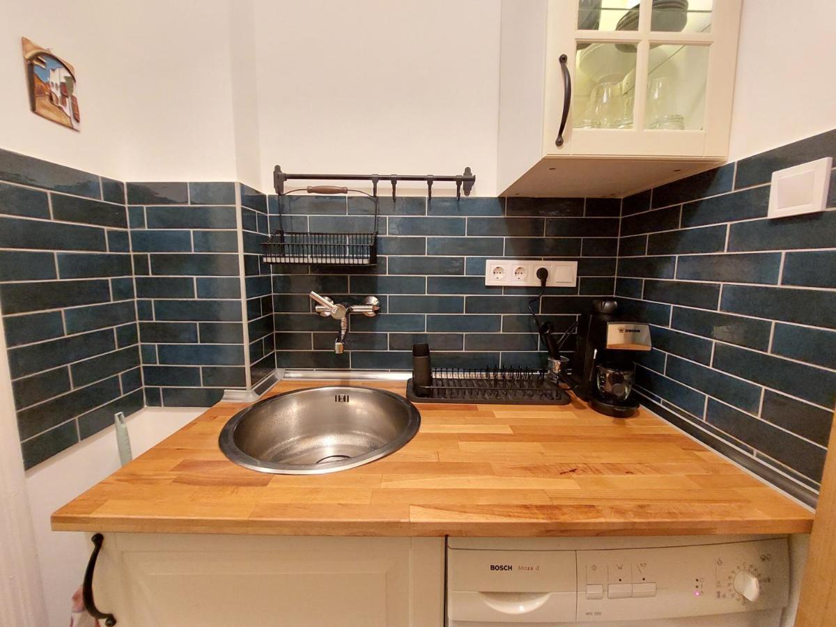Quiet Apartment Near Buda Castle Будапеща Екстериор снимка